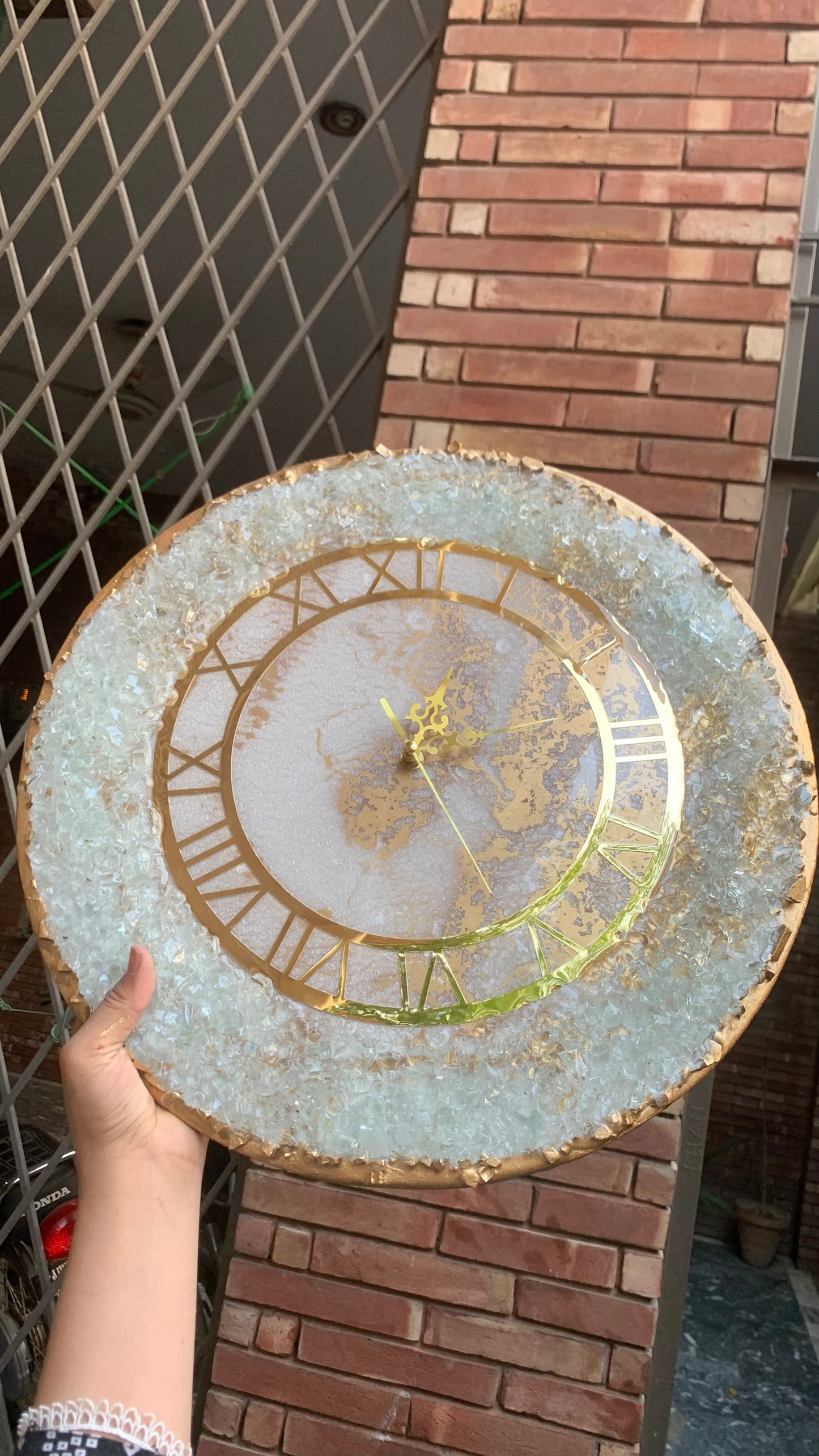 Luxurious Resin Geode Clock