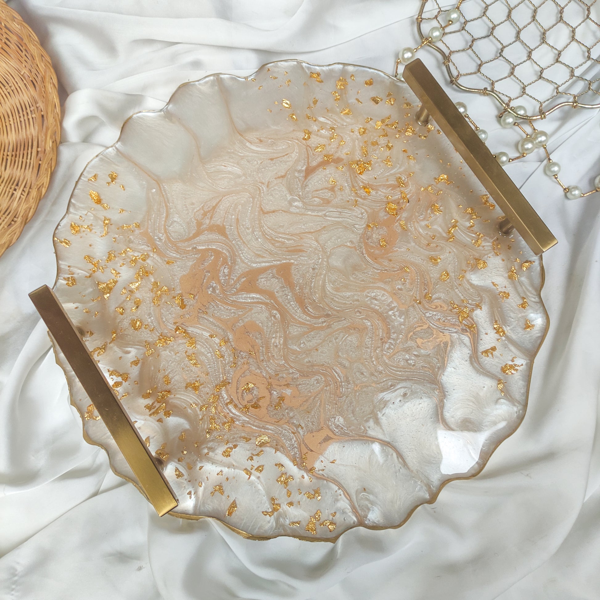 Serving  Vanity tray – Resin Art by Kainaat