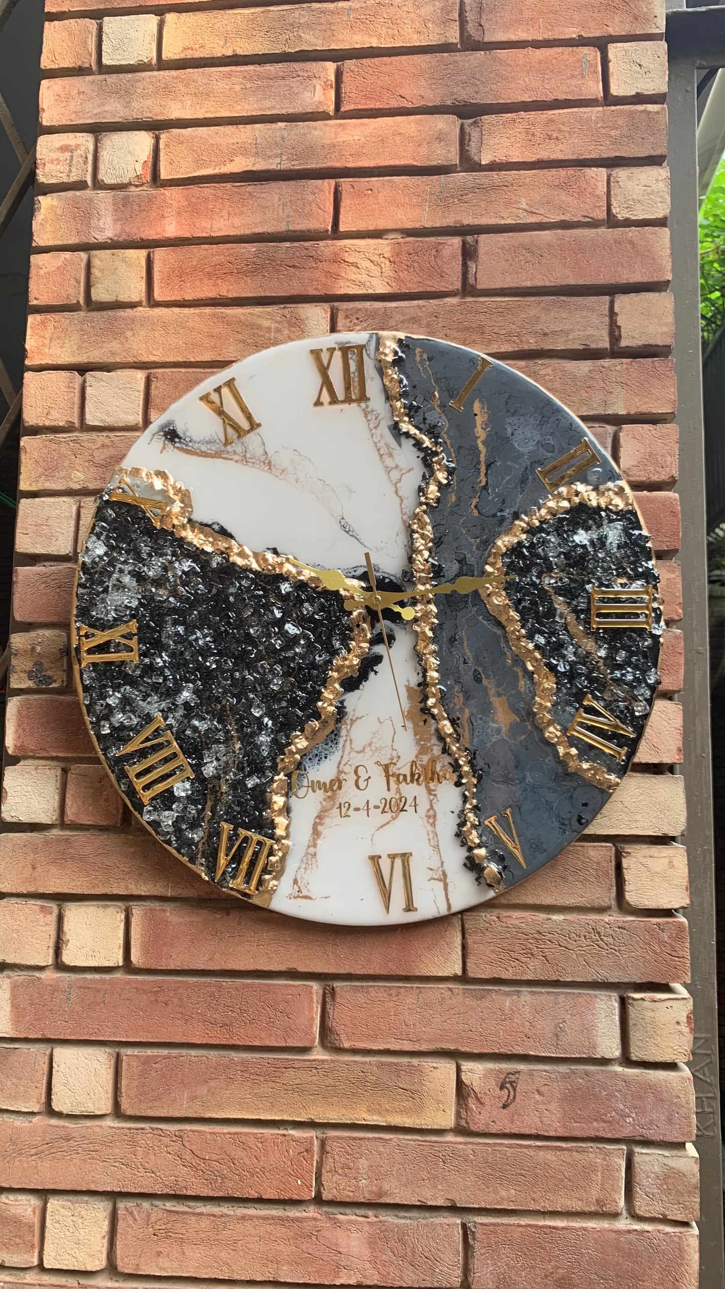 Black Geode Clock