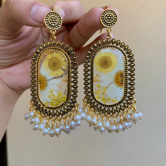 Sunheri Phool Resin Jhumka