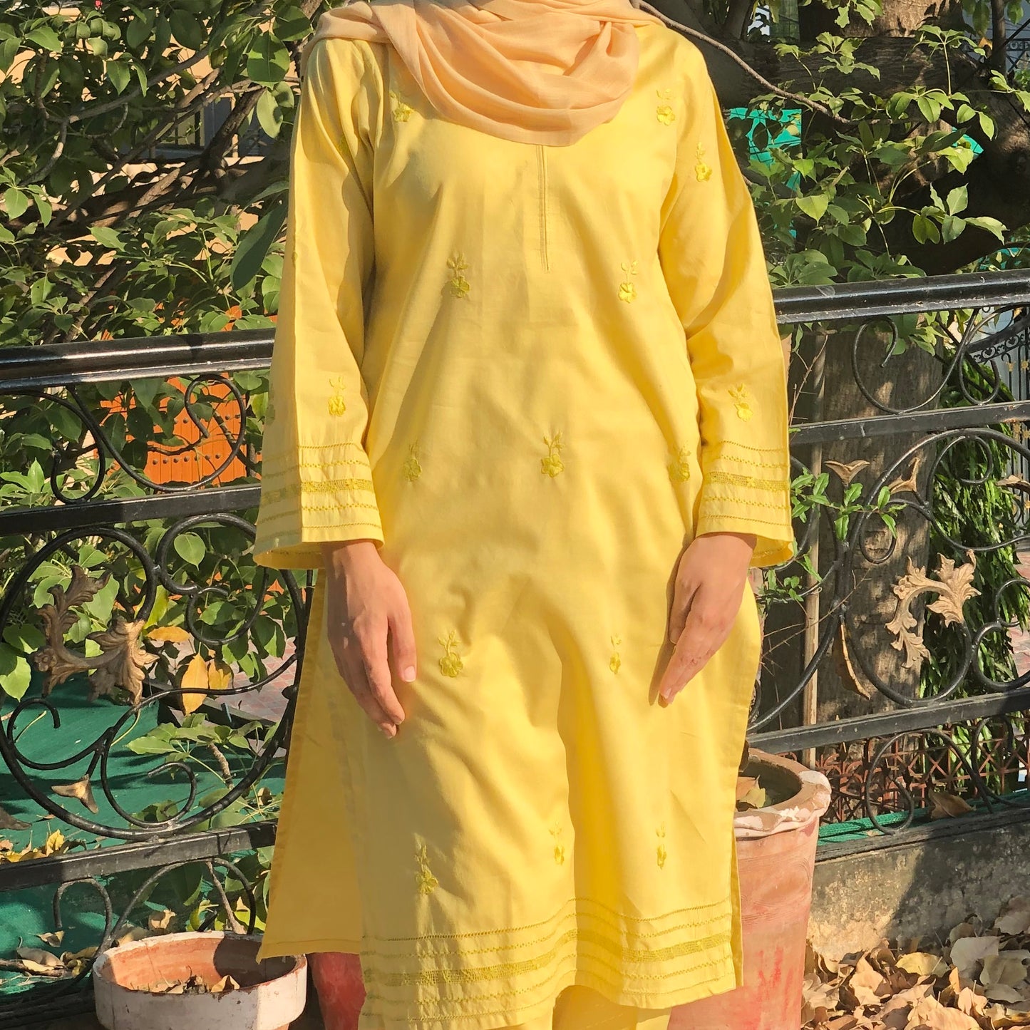 Lemon Tarkashi Suit